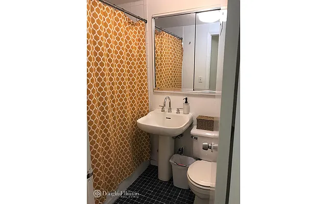 Rented by Douglas Elliman | media 15