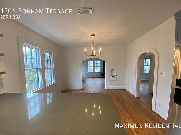 5th image of 1304 Bonham Ter Front A