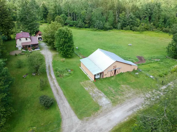 576 Quarterline Road, Clarendon, VT 05777