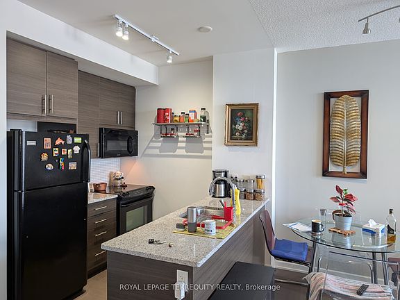 3rd image of 70 Forest Manor Rd #509