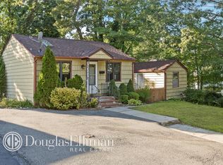 135 Dawn Rd, Rocky Point, NY 11778