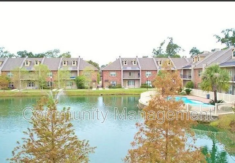 4637 Burbank Dr #506 — Photo 8