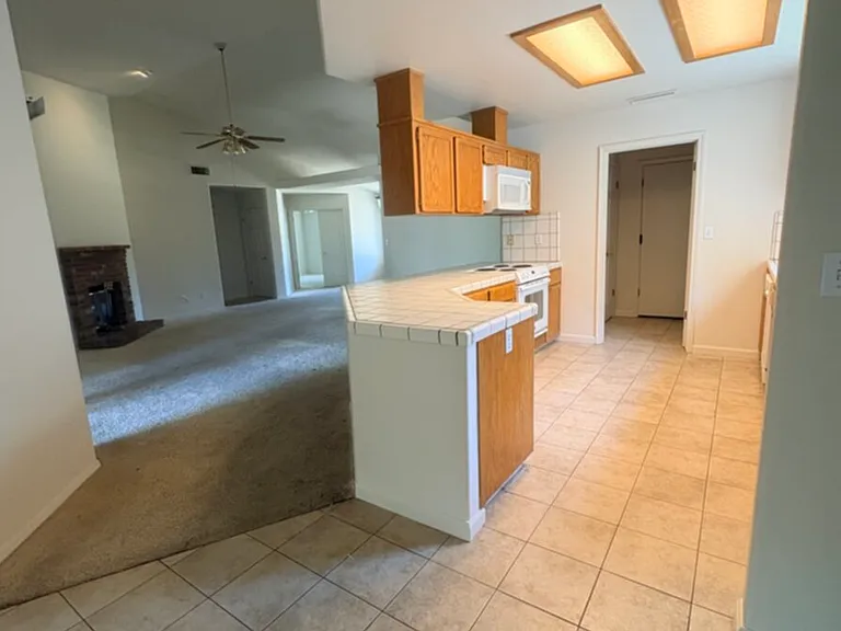4020 N Fig Tree Ln — Photo 7
