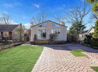 26 Apricot Rd, Rocky Point, NY 11778