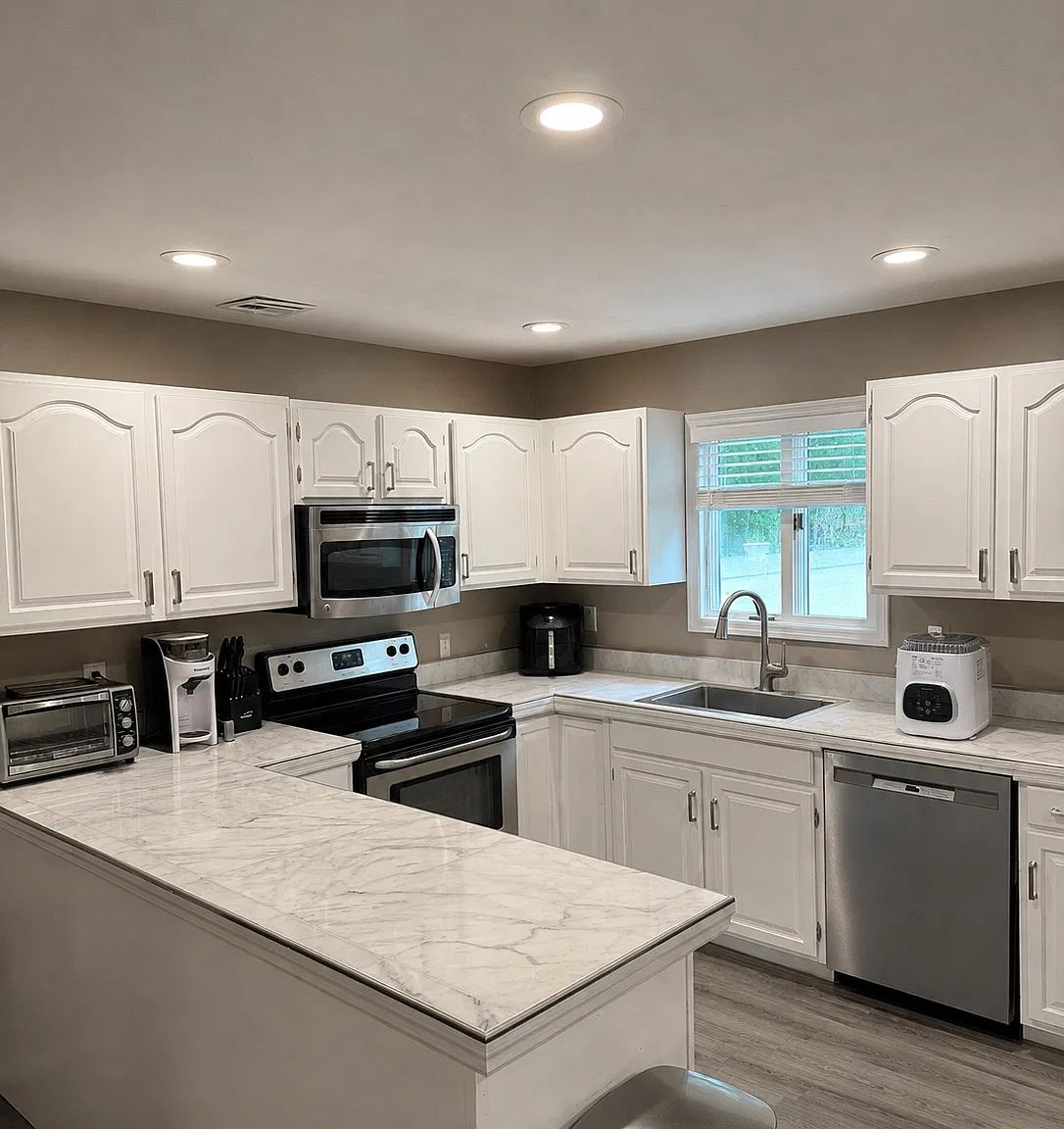2 bed, 1000 sqft, $2,650 — Photo 3