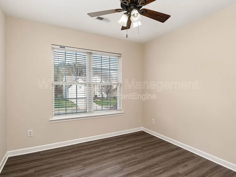 17304 Commons Crossing Dr — Photo 14