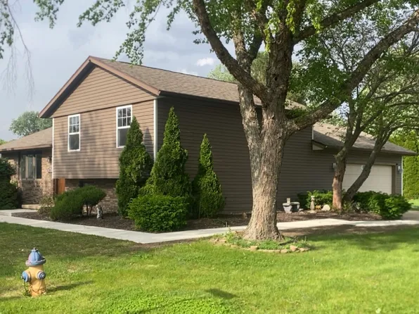 302 Windsor Dr, Ottawa, IL 61350