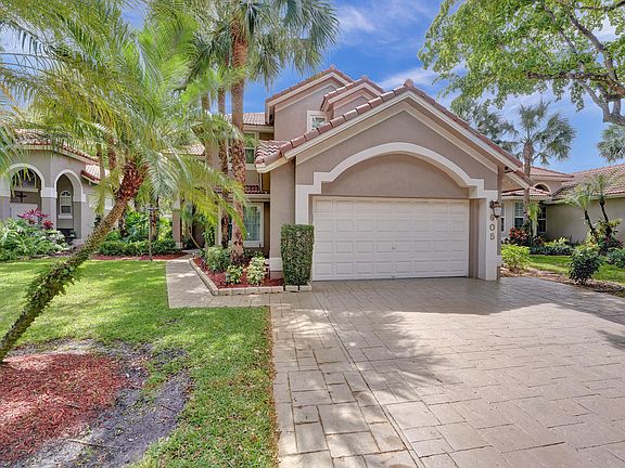 3rd image of 605 Misty Oaks Lane