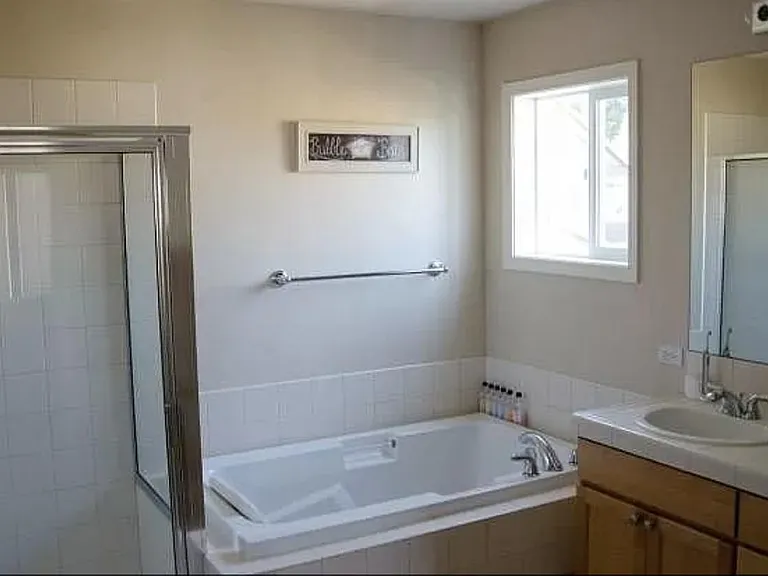 19302 NE 64th Way — Photo 6
