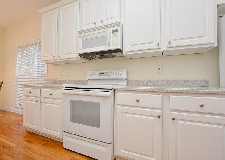 2nd image of 1013 Stone Brook Ln