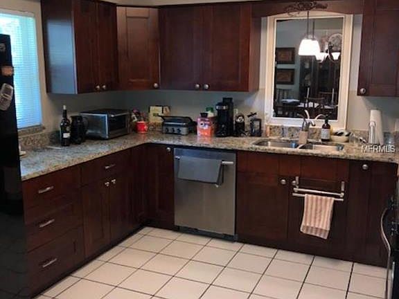 3rd image of 10016 Tulip St