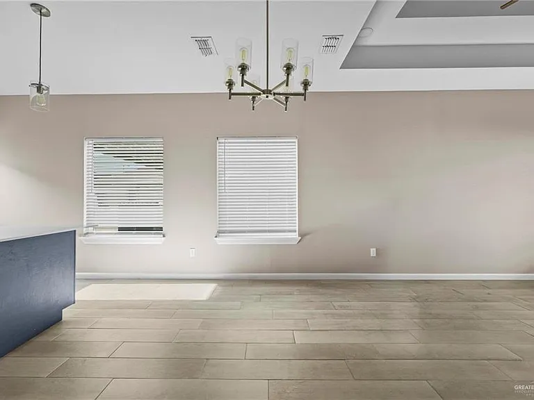 5700 Swallow Ave #4 — Photo 8