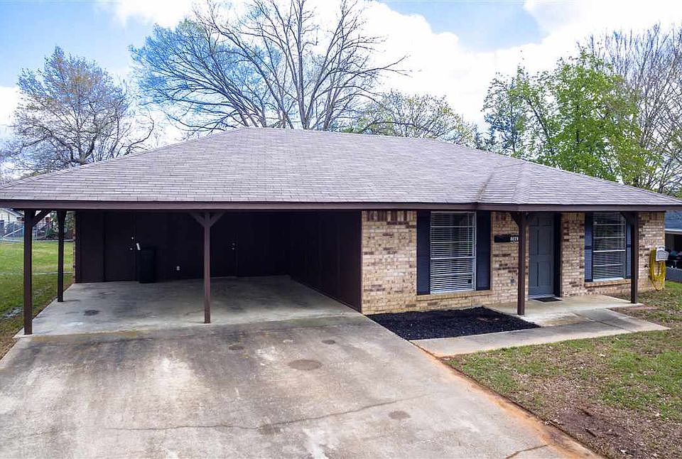 1st image of 704 Martha Dr