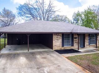 704 Martha Dr, Gladewater, TX 75647