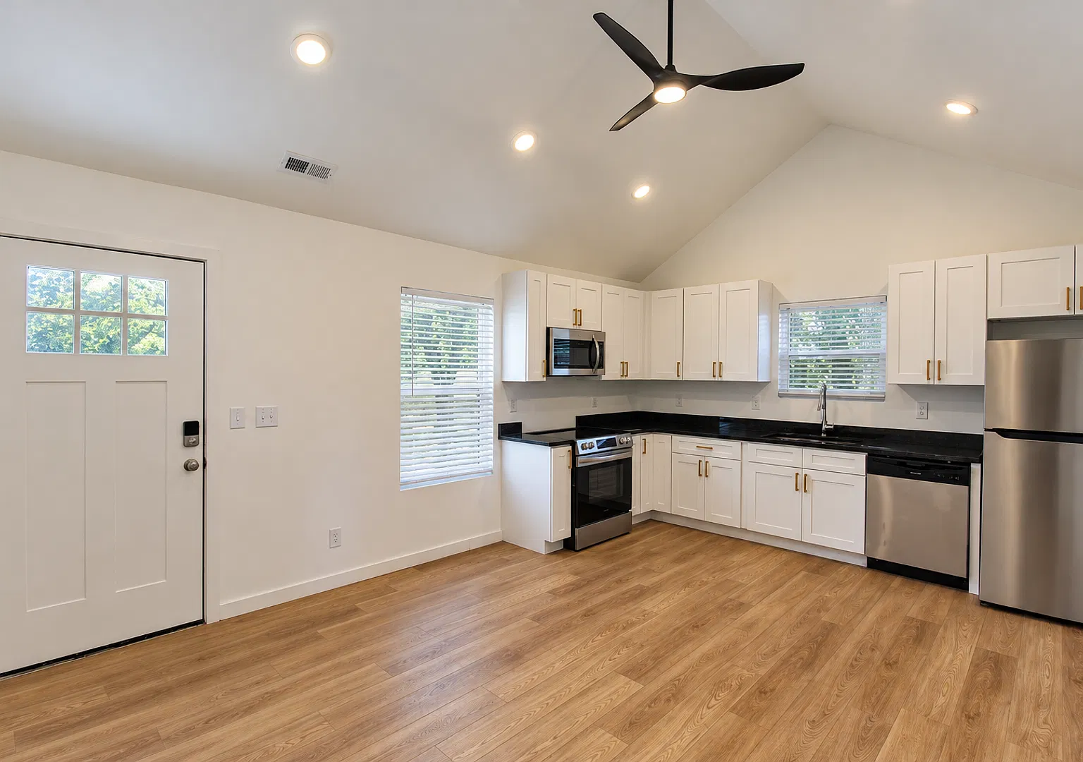 Renovated 3 Bedroom, 2 Bath Home in Cookeville! — Photo 2