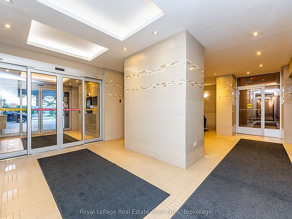 4th image of 240 Scarlett Rd #1906