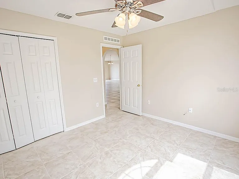 2139 Sandridge Cir — Photo 15