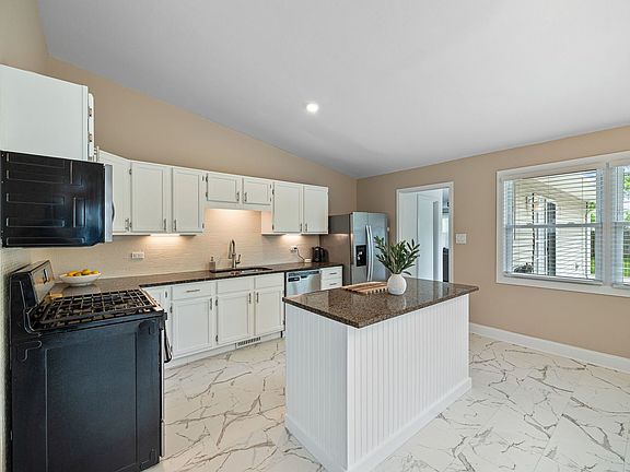 4th image of 2117 Grouse Ln