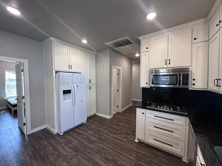 2903 Carpenter Ave — Photo 10