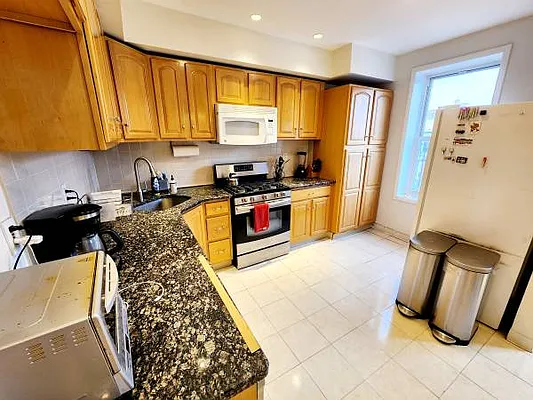 Rented by Brooklyn Property Group LLC | media 31
