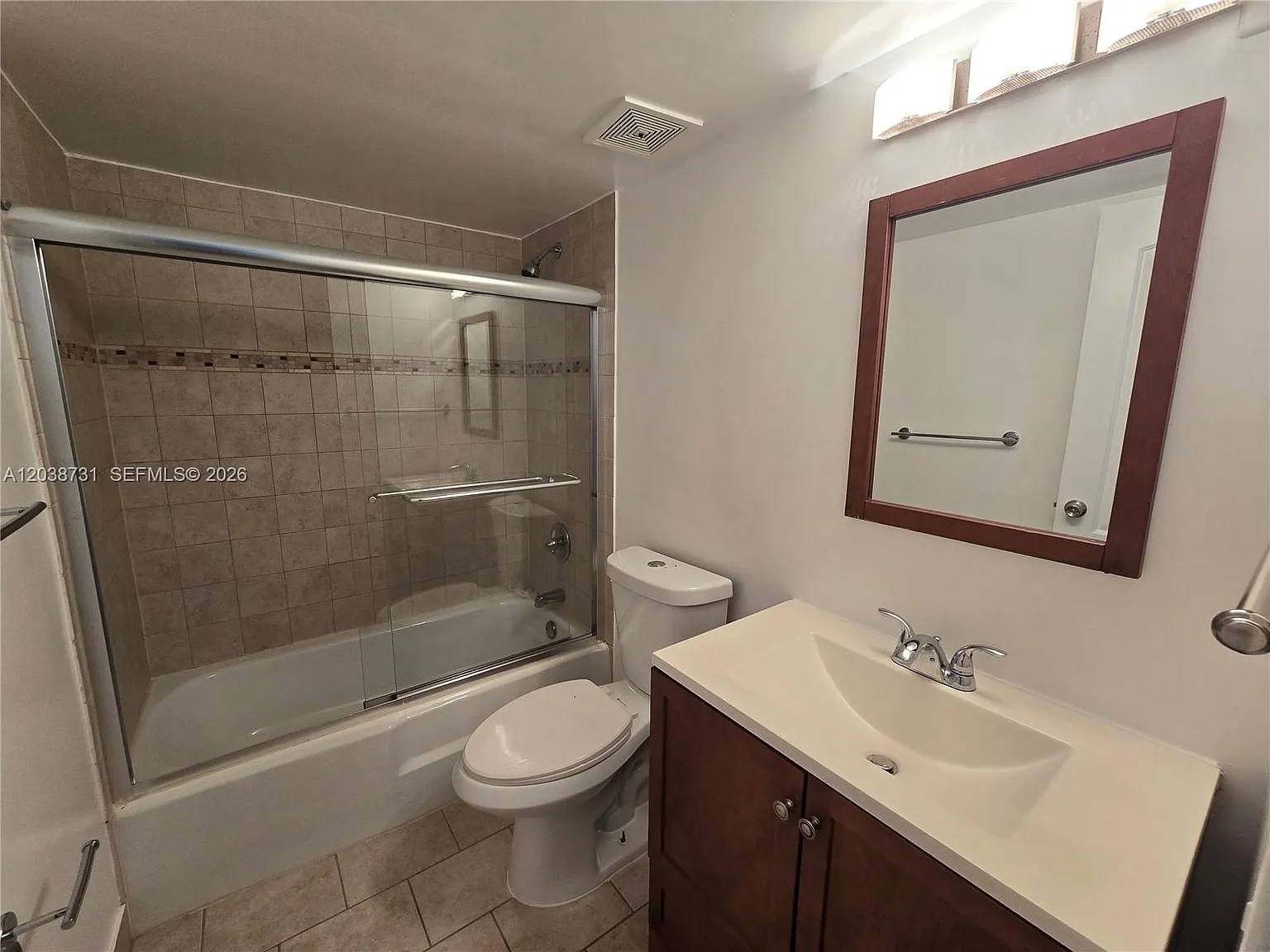 Bayview Palms Condo — Photo 4