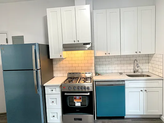 Rented by Compass | media 14