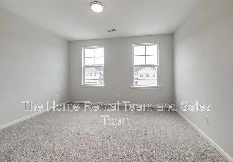 113 Fenway St — Photo 30