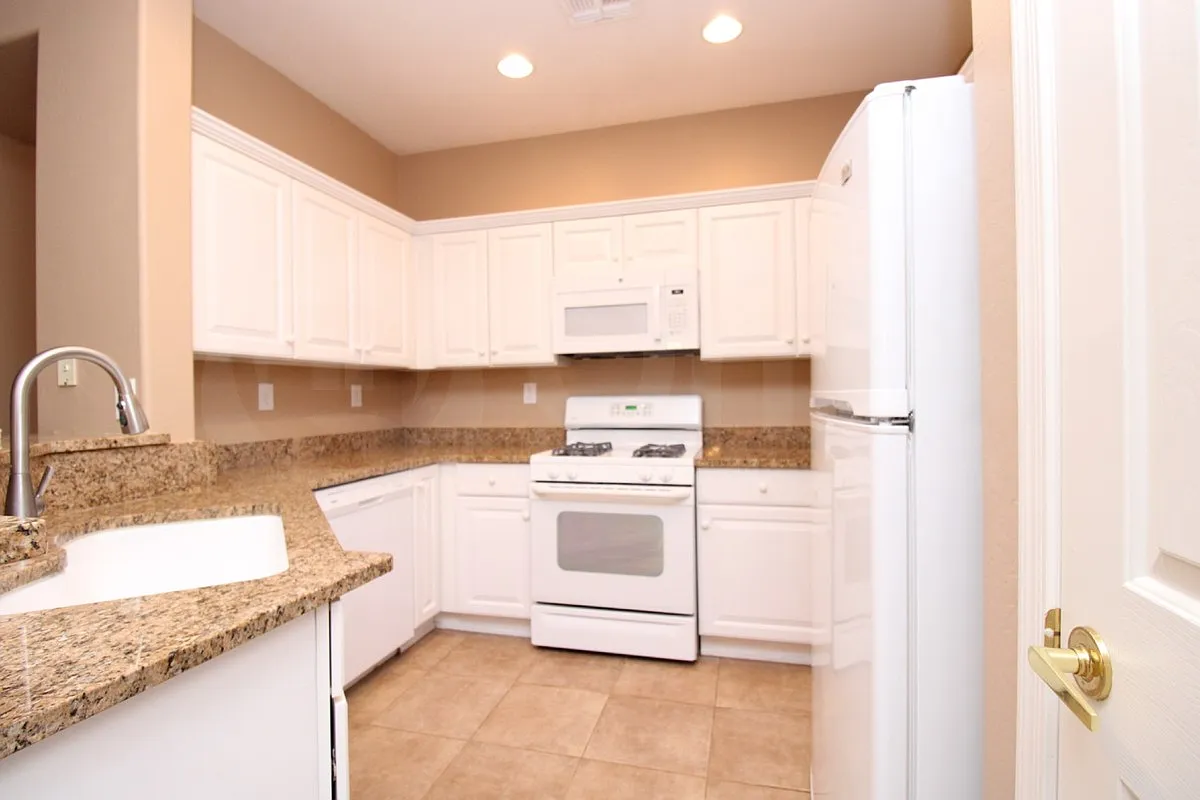 2 bed, 2.0 bath, 1432 sqft, $2,499 — Photo 3