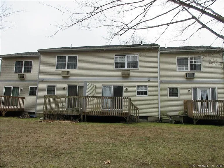 41 Crystal Ln #B — Photo 5