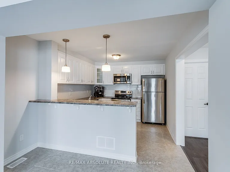 315 Pumpkinseed Cres — Photo 9