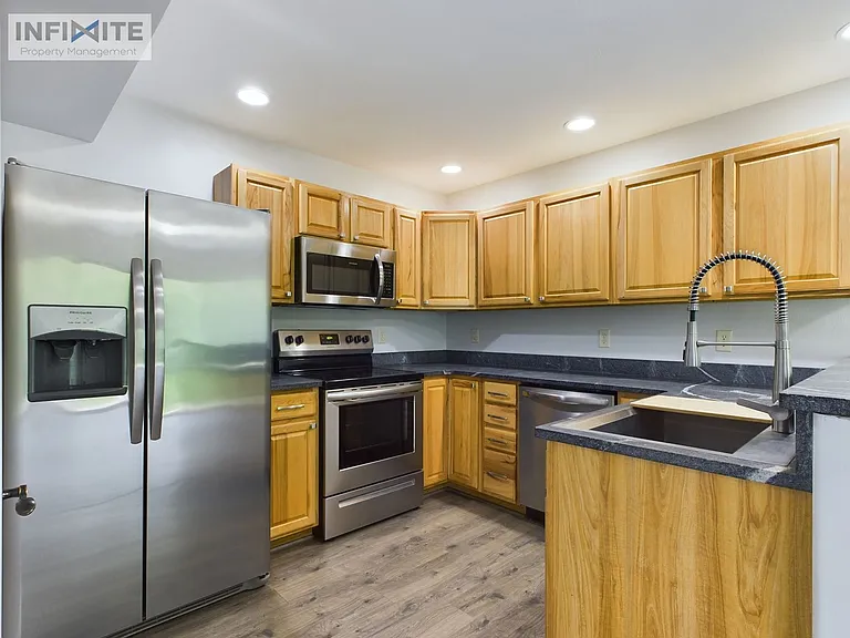 3308 W Babcock St #C — Photo 5
