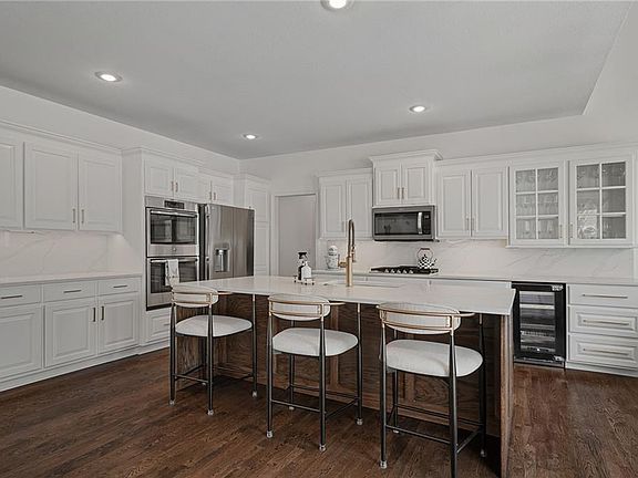 5th image of 6200 W 144th St