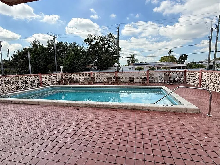 6820 W Flagler St #407 — Photo 33