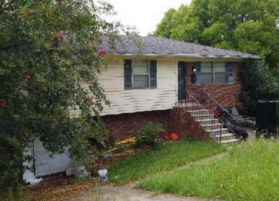 2nd image of 716 Avenue H