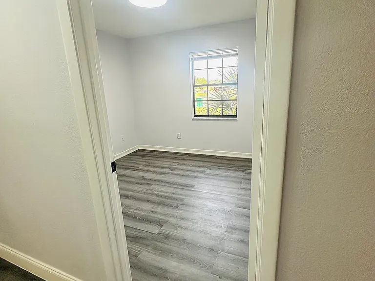 648 Pyramid Ave — Photo 49