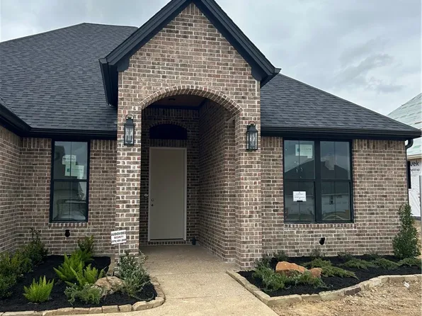 4390 Iron Mountain Dr, Bryan, TX 77802