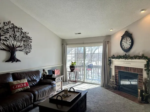 636 Pewaukee ROAD #H, Pewaukee, WI 53072