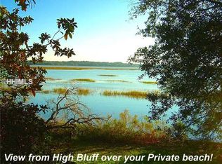 1425 Pigeon Point Rd, Beaufort, SC 29902