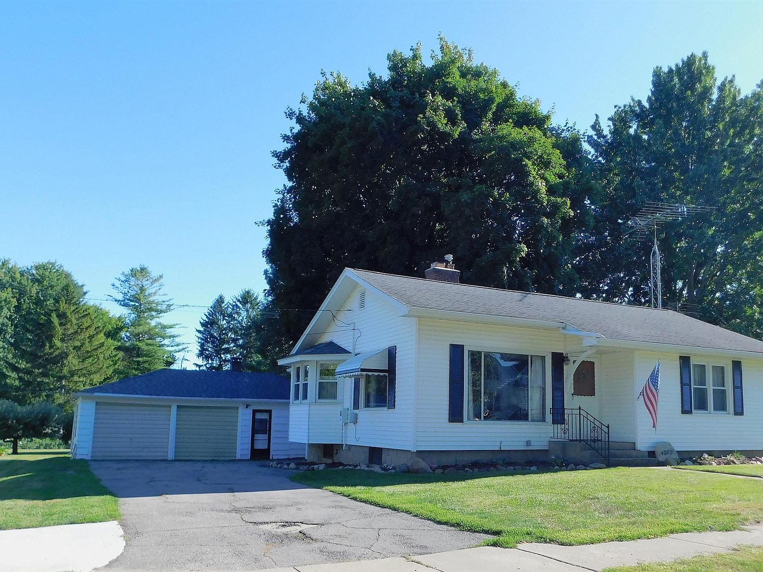 4277 Maple St, Brown City, MI 48416 Zillow