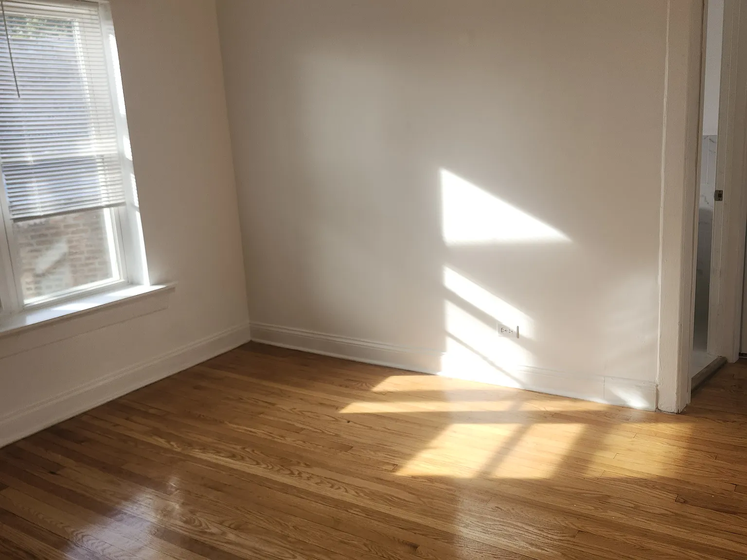 2 bed, 700 sqft, $1,850 — Photo 4