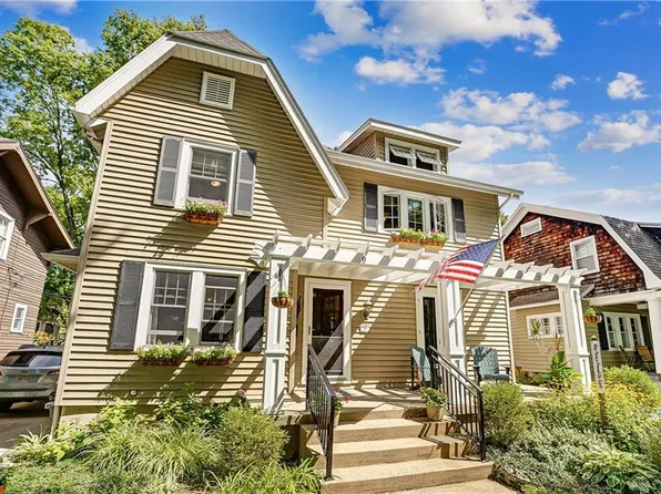 9 Wisteria Dr, Dayton, OH 45419