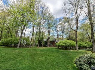 24 Old Farms Rd, Saddle River, NJ 07458