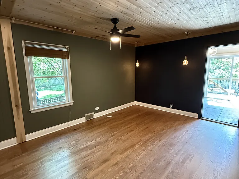 740 N La Grange Rd #1 — Photo 8