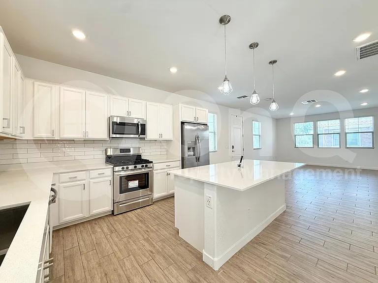 1061 E Marlin Dr — Photo 5
