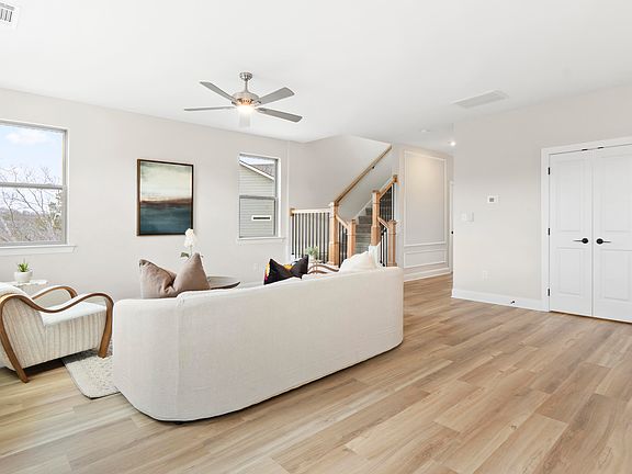 4th image of 6945 Mercedes Ln