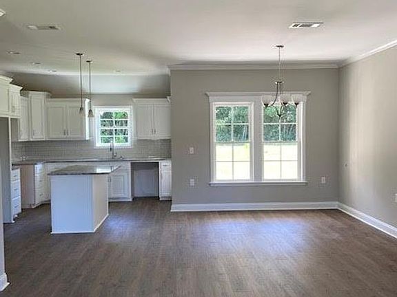 4th image of 36 Lancer Ln
