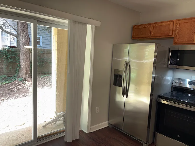 1422 Scales St #H — Photo 7