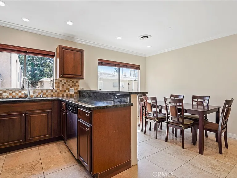15457 Moorpark St #5 — Photo 7