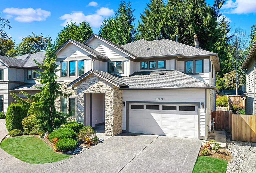 Beautiful 5 Bedroom Home in Lynnwood's Vistante Neighborhood - 5 bedrooms or more — Photo 2