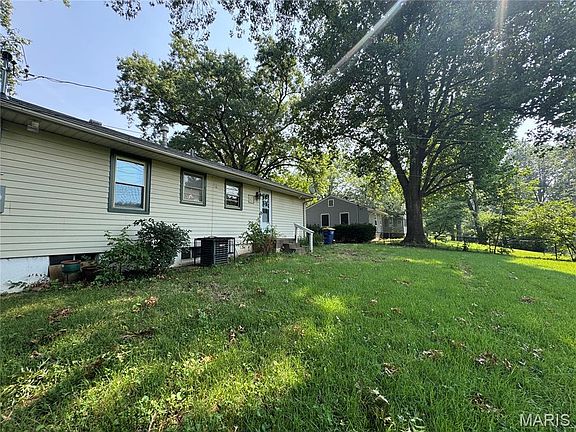 3rd image of 10 Drummond Dr